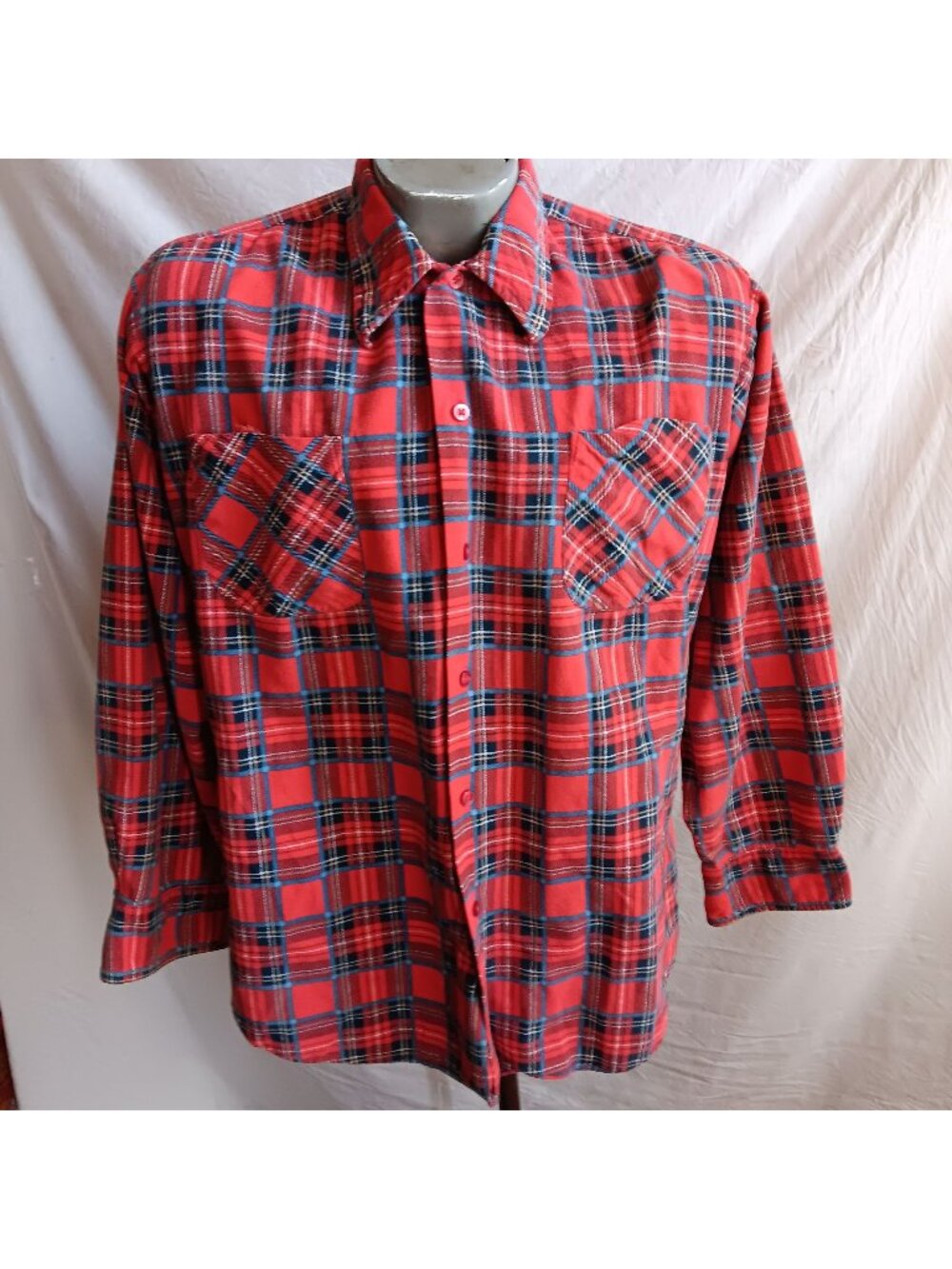 True Vintage Men's Medium Flannel Shirt Compass Red Plaid Button-Up 80's Skater